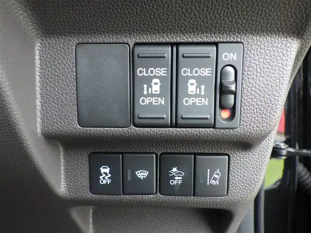 ホンダ フリード G 千葉県 2023(令5)年 2.4万km クリスタルブラックパール ホンダセンシング/・衝突軽減ブレーキ（CMBS）/・車線維持支援システム（LKAS）/・アダプティブクルーズコントロール（ACC）/・後方誤発進抑制機能/・誤発進抑制機能/両側パワースライドドア/社外メモリーナビ/ワンセグTV/【CD再生機能　Bluetooth接続】/バックカメラ/ETC/LEDヘッドライト/ウインカーミラー/リアコーナーセンサー/Honda スマートキー