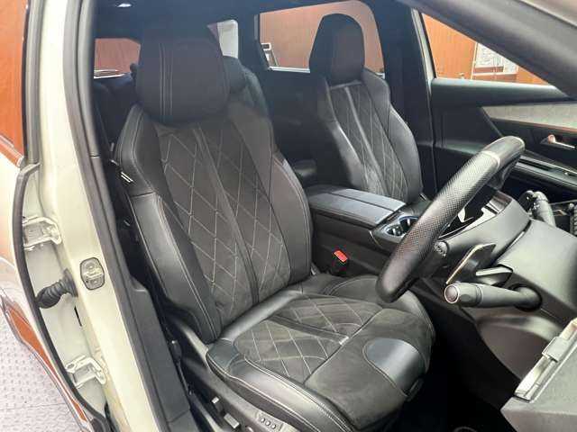 プジョー ５００８ GT ブルーHDi 千葉県 2019(令1)年 4.9万km 白Ⅱ ファーストクラスＰ　/パノラマＳＲ　/ＡＣＣ　/ＣａｒＰｌａｙ　/フロント／バックカメラ　/ハーフレザーシート　/シートヒーター　/パワーシート　/マッサージ機能　/ＬＥＤヘッドライト　/ハイビームアシスト