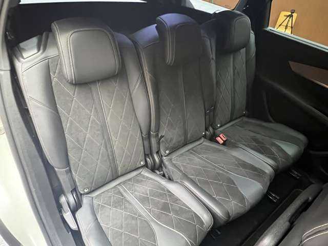 プジョー ５００８ GT ブルーHDi 千葉県 2019(令1)年 4.9万km 白Ⅱ ファーストクラスＰ　/パノラマＳＲ　/ＡＣＣ　/ＣａｒＰｌａｙ　/フロント／バックカメラ　/ハーフレザーシート　/シートヒーター　/パワーシート　/マッサージ機能　/ＬＥＤヘッドライト　/ハイビームアシスト