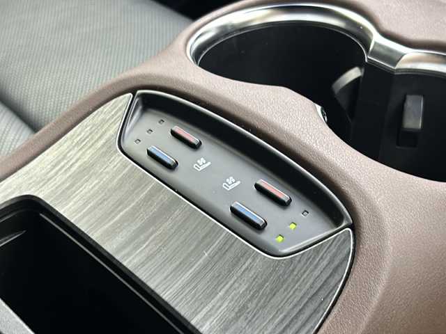 トヨタ ハリアー ハイブリッド Z レザーパッケージ 宮城県 2021(令3)年 2.5万km プレシャスブラックパール 12.3インチTコネクトナビ/AM/FM/Bluetooth/TV/AppleCarPlay/AndroidAuto/パノラミックビューモニター/フロントサイドリアモデリスタ/デジタルインナーミラー/トヨタセーフティセンス/・プリクラッシュセーフティ/・レーントレーシングアシスト/・レーダークルーズコントロール/・ブラインドスポットモニター/・クリアランスソナー/ハイビームアシスト/LEDヘッドライト/黒本革シート/パワーシート/シートヒーター/エアーシート/ステアリングヒーター/ビルトインETC2.0/スペアキー/純正19インチAW/純正フロアマット/ドアバイザー