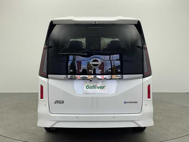 日産 セレナ e－パワー ハイウェイスター V 大阪府 2025(令7)年 0.1千km プリズムホワイト 登録済未使用車/純正ナビ【Bluetooth/フルセグTV/HDMI】/アラウンドビューモニター/インテリジェントルームミラー/プロパイロット/ビルトインETC2.0/WAC/両側電動パワースライドドア/ブラインドスポットモニター/置くだけ充電/オートハイビーム