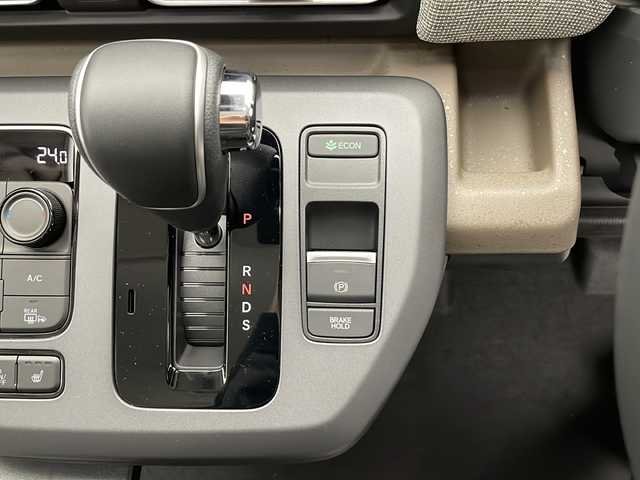ホンダ フリード AIR EX 長野県 2025(令7)年 0.1千km フィヨルドミストパール 4WD/登録済未使用車/USB入力端子/寒冷地仕様/クルーズコントロール（追従あり）/レーンキープアシスト/横滑り防止装置/パーキングセンサー警報/踏み間違い衝突軽減システム/路外逸脱抑制機能/ステアリングスイッチ/3列シート/ウォークスルー/シートヒーター（前席）/両側パワースライドドア/カーテンエアバック/電格ミラー/LEDヘッドライト/オートライト/BSM/純正15インチ夏タイヤ/スマートキー/スペアキー1本