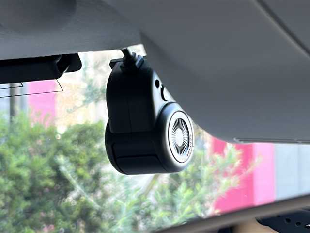 スズキ ラパン X 広島県 2024(令6)年 1.1万km テラコッタピンクメタリック/ソフトベージュ 2トーン 禁煙車/フルタイム４WD/デュアルカメラブレーキサポート/車線逸脱警報/オートハイビーム/純正８型ナビ（CN-FZ896）/・フルセグTV/・CD/Bluetooth/SD/REC/USB/全方位モニター/ステアリングスイッチ/革巻きステアリング/オートライト/D/Nシートヒーター/LEDヘッドライト/コーナーセンサー/電動格納ミラー/スマートキー/プッシュスタート/スペアキー/純正前後ドライブレコーダー/ETC/純正ドアバイザー/純正14インチアルミホイール