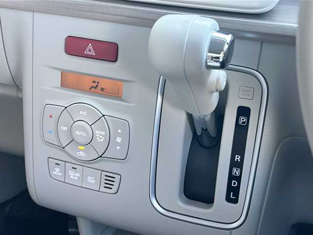 スズキ ラパン X 広島県 2024(令6)年 1.1万km テラコッタピンクメタリック/ソフトベージュ 2トーン 禁煙車/フルタイム４WD/デュアルカメラブレーキサポート/車線逸脱警報/オートハイビーム/純正８型ナビ（CN-FZ896）/・フルセグTV/・CD/Bluetooth/SD/REC/USB/全方位モニター/ステアリングスイッチ/革巻きステアリング/オートライト/D/Nシートヒーター/LEDヘッドライト/コーナーセンサー/電動格納ミラー/スマートキー/プッシュスタート/スペアキー/純正前後ドライブレコーダー/ETC/純正ドアバイザー/純正14インチアルミホイール