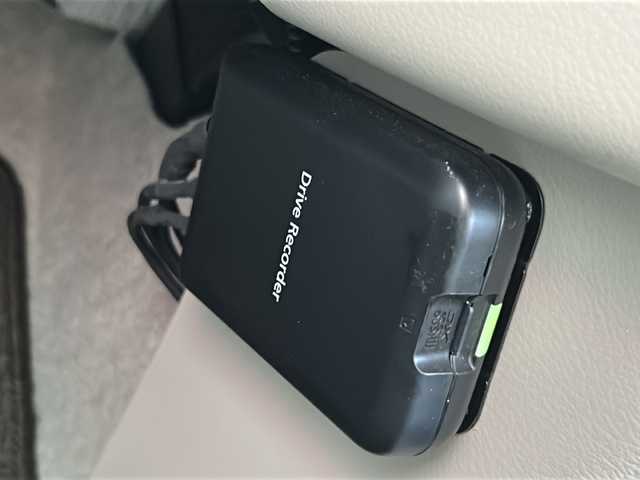 スズキ ラパン X 広島県 2024(令6)年 1.1万km テラコッタピンクメタリック/ソフトベージュ 2トーン 禁煙車/フルタイム４WD/デュアルカメラブレーキサポート/車線逸脱警報/オートハイビーム/純正８型ナビ（CN-FZ896）/・フルセグTV/・CD/Bluetooth/SD/REC/USB/全方位モニター/ステアリングスイッチ/革巻きステアリング/オートライト/D/Nシートヒーター/LEDヘッドライト/コーナーセンサー/電動格納ミラー/スマートキー/プッシュスタート/スペアキー/純正前後ドライブレコーダー/ETC/純正ドアバイザー/純正14インチアルミホイール