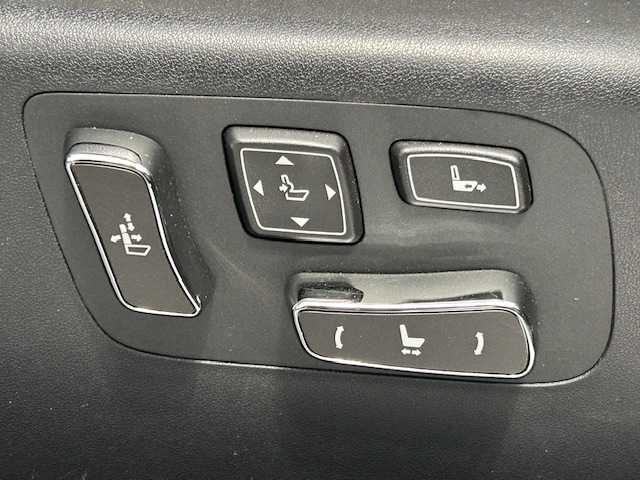 レクサス ＬＳ 600h バージョンL 宮城県 2015(平27)年 10.2万km ブラック Lexus Safety System +/・プリクラッシュセーフティ/・レーントレーシングアシスト/・アダプティブハイビームシステム/・オートマチックハイビーム/・レーダークルーズコントロール/・ロードサインアシスト/・ブラインドスポットモニター/純正ナビ/・フルセグTV/Bluetooth/CD/DVD/AUX/・社外ビルドインETC/・バックカメラ/レクサスプレミアムサウンドシステム/デジタルインナーミラー/・ミラー型ドライブレコーダー/電動リアゲート/コーナーセンサー/電子パーキング/・ブレーキホールド/革巻きウッドステアリング/・ステアリングスイッチ/・ハンドルヒーター/レザーシート/・パワーシート（運転席＋助手席）/・シートメモリー（全席）/・エアシート（全席）/・マッサージシート（後部座席）/プッシュスタート/・スマートキー/・スペアキー/サンシェード/バニティーミラー/ドアバイザー/オートライト/純正フロアマット/純正LEDヘッドライト/純正19インチアルミホイール/・ロックナット付き