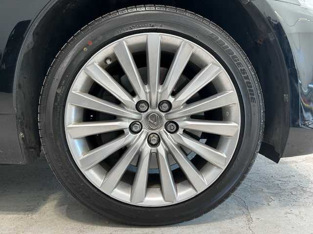 レクサス ＬＳ 600h バージョンL 宮城県 2015(平27)年 10.2万km ブラック Lexus Safety System +/・プリクラッシュセーフティ/・レーントレーシングアシスト/・アダプティブハイビームシステム/・オートマチックハイビーム/・レーダークルーズコントロール/・ロードサインアシスト/・ブラインドスポットモニター/純正ナビ/・フルセグTV/Bluetooth/CD/DVD/AUX/・社外ビルドインETC/・バックカメラ/レクサスプレミアムサウンドシステム/デジタルインナーミラー/・ミラー型ドライブレコーダー/電動リアゲート/コーナーセンサー/電子パーキング/・ブレーキホールド/革巻きウッドステアリング/・ステアリングスイッチ/・ハンドルヒーター/レザーシート/・パワーシート（運転席＋助手席）/・シートメモリー（全席）/・エアシート（全席）/・マッサージシート（後部座席）/プッシュスタート/・スマートキー/・スペアキー/サンシェード/バニティーミラー/ドアバイザー/オートライト/純正フロアマット/純正LEDヘッドライト/純正19インチアルミホイール/・ロックナット付き