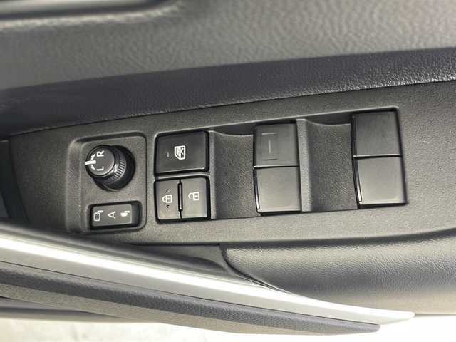 トヨタ カローラ クロス ハイブリッド Z 千葉県 2022(令4)年 1.8万km プラチナホワイトパールマイカ 衝突軽減ブレーキ/レーダークルーズコントロール/オートマチックハイビーム/レーンキープアシスト/純正ディスプレイオーディオ/（フルセグ/Bluetooth/USB/FM/AM）/全方位カメラ/モデリスタエアロ/ドライブレコーダー/ハーフレザーシート/シートヒーター/LEDヘッドライト/電動格納ミラー