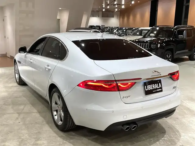 ジャガー ＸＦ プレステージ 道央・札幌 2020(令2)年 4.1万km ユーロンホワイト ユーロンホワイト/アドバンスドパーキングアシストパック/　・360°サラウンドカメラ/　・360°パーキングエイド/　・パークアシスト/ステアリングヒーター/パワーテールゲート/純正メモリナビ/フルセグTV/本革シート/シートヒーター/電動フロントシート/MERIDIANサウンド