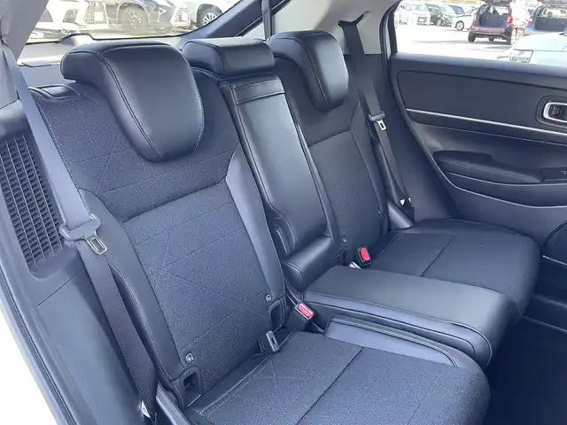 ホンダ ヴェゼル ハイブリッド e:HEV Z 香川県 2025(令7)年 0.1千km プラチナホワイトパール 登録済未使用車/純正９型ナビ/ワイヤレス充電器/バックカメラ/ビルトインＥＴＣ２．０/ホンダセンシング/レーダークルーズコントロール/ＢＳＭ/パドルシフト/ハンドルヒーター/シートヒーター/ハーフレザーシート/スペアキー/スマートキー