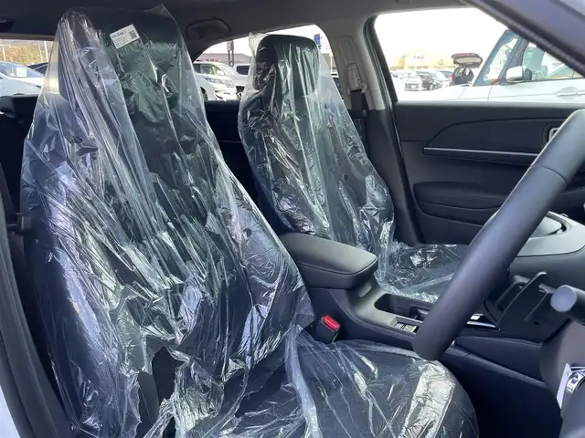 ホンダ ヴェゼル ハイブリッド e:HEV Z 香川県 2025(令7)年 0.1千km プラチナホワイトパール 登録済未使用車/純正９型ナビ/ワイヤレス充電器/バックカメラ/ビルトインＥＴＣ２．０/ホンダセンシング/レーダークルーズコントロール/ＢＳＭ/パドルシフト/ハンドルヒーター/シートヒーター/ハーフレザーシート/スペアキー/スマートキー