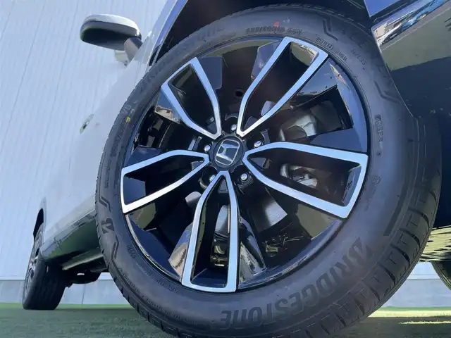 ホンダ ヴェゼル ハイブリッド e:HEV Z 香川県 2025(令7)年 0.1千km プラチナホワイトパール 登録済未使用車/純正９型ナビ/ワイヤレス充電器/バックカメラ/ビルトインＥＴＣ２．０/ホンダセンシング/レーダークルーズコントロール/ＢＳＭ/パドルシフト/ハンドルヒーター/シートヒーター/ハーフレザーシート/スペアキー/スマートキー