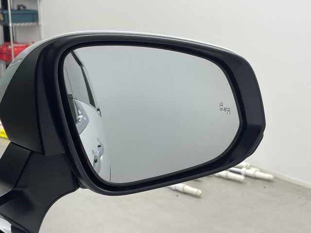 トヨタ アルファードハイブリット Z 埼玉県 2024(令6)年 2.9万km プラチナホワイトパールマイカ 純正ディスプレイオーディオ/　(Bluetooth/Miracast/USB/FM/AM)/純正フリップダウンモニター/フルセグテレビ/全方位カメラ/ビルトインETC2.0/前後ドライブレコーダー/パワーバックドア/両側パワースライドドア/ガラスルーフ/レザーシート/デジタルインナーミラー/シートヒーター/エアーシート/パワーシート/ステアリングヒーター/パーキングアシスト/パドルシフト/ブラインドスポットモニター/クルーズコントロール/衝突被害軽減ブレーキ/車線逸脱警報/クリアランスソナー/電子パーキングシステム/ブレーキホールド/シートメモリー/オートハイビーム/オートLEDライト/プッシュスタート/純正フロアマット/純正19インチアルミホイール