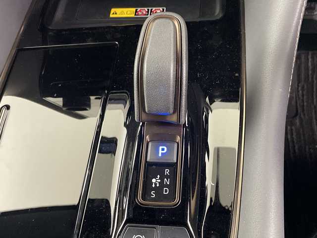 トヨタ アルファードハイブリット Z 埼玉県 2024(令6)年 2.9万km プラチナホワイトパールマイカ 純正ディスプレイオーディオ/　(Bluetooth/Miracast/USB/FM/AM)/純正フリップダウンモニター/フルセグテレビ/全方位カメラ/ビルトインETC2.0/前後ドライブレコーダー/パワーバックドア/両側パワースライドドア/ガラスルーフ/レザーシート/デジタルインナーミラー/シートヒーター/エアーシート/パワーシート/ステアリングヒーター/パーキングアシスト/パドルシフト/ブラインドスポットモニター/クルーズコントロール/衝突被害軽減ブレーキ/車線逸脱警報/クリアランスソナー/電子パーキングシステム/ブレーキホールド/シートメモリー/オートハイビーム/オートLEDライト/プッシュスタート/純正フロアマット/純正19インチアルミホイール