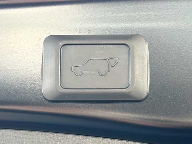 トヨタ ＲＡＶ４ アドベンチャー オフロードPKG 広島県 2021(令3)年 4.6万km アティチュードブラックマイカ 禁煙/JAOS（モデリスタ）/・ピラープロテクター/・サイドプロテクター/・ノーズプロテクター/トヨタセーフティセンス/・プリクラッシュセーフティ/・LDA/LTA/・RSA/・オートマチックハイビーム/・レーダークルーズコントロール/・先行車発進お知らせ/クリアランスソナー/BSM/純正９インチディスプレイオーディオ/・ナビ/フルセグ/USB/Miracast/Bluetooth/バックカメラ/デジタルインナーミラー/パワーバックドア/革巻きステアリング/ステアリングスイッチ/オートライト/ステアリングヒーター/電動パーキングブレーキ/ブレーキホールド/LEDヘッドライト/フォグランプ/ハーフレザーシート/シートヒーター/ベンチレーション/パワーシート/LED室内灯/TRDトランクマット/純正フロアマット/前後ドライブレコーダー（DC-DR652）/ETC/ルーフレール/純正18インチアルミホイール