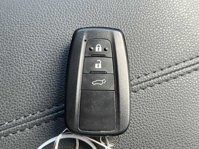 トヨタ ＲＡＶ４ アドベンチャー オフロードPKG 広島県 2021(令3)年 4.6万km アティチュードブラックマイカ 禁煙/JAOS（モデリスタ）/・ピラープロテクター/・サイドプロテクター/・ノーズプロテクター/トヨタセーフティセンス/・プリクラッシュセーフティ/・LDA/LTA/・RSA/・オートマチックハイビーム/・レーダークルーズコントロール/・先行車発進お知らせ/クリアランスソナー/BSM/純正９インチディスプレイオーディオ/・ナビ/フルセグ/USB/Miracast/Bluetooth/バックカメラ/デジタルインナーミラー/パワーバックドア/革巻きステアリング/ステアリングスイッチ/オートライト/ステアリングヒーター/電動パーキングブレーキ/ブレーキホールド/LEDヘッドライト/フォグランプ/ハーフレザーシート/シートヒーター/ベンチレーション/パワーシート/LED室内灯/TRDトランクマット/純正フロアマット/前後ドライブレコーダー（DC-DR652）/ETC/ルーフレール/純正18インチアルミホイール