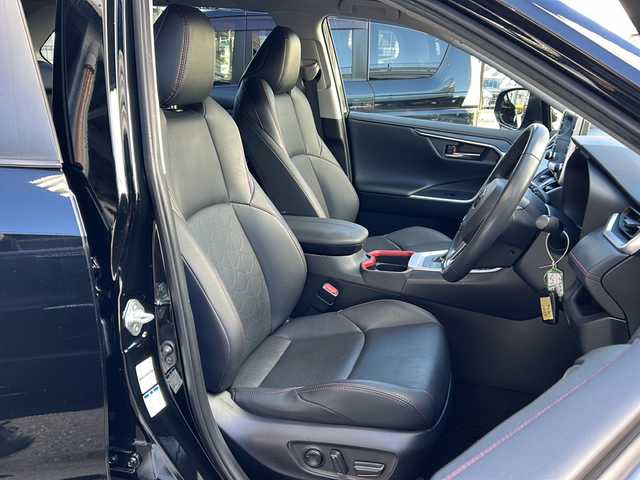 トヨタ ＲＡＶ４ アドベンチャー オフロードPKG 広島県 2021(令3)年 4.6万km アティチュードブラックマイカ 禁煙/JAOS（モデリスタ）/・ピラープロテクター/・サイドプロテクター/・ノーズプロテクター/トヨタセーフティセンス/・プリクラッシュセーフティ/・LDA/LTA/・RSA/・オートマチックハイビーム/・レーダークルーズコントロール/・先行車発進お知らせ/クリアランスソナー/BSM/純正９インチディスプレイオーディオ/・ナビ/フルセグ/USB/Miracast/Bluetooth/バックカメラ/デジタルインナーミラー/パワーバックドア/革巻きステアリング/ステアリングスイッチ/オートライト/ステアリングヒーター/電動パーキングブレーキ/ブレーキホールド/LEDヘッドライト/フォグランプ/ハーフレザーシート/シートヒーター/ベンチレーション/パワーシート/LED室内灯/TRDトランクマット/純正フロアマット/前後ドライブレコーダー（DC-DR652）/ETC/ルーフレール/純正18インチアルミホイール