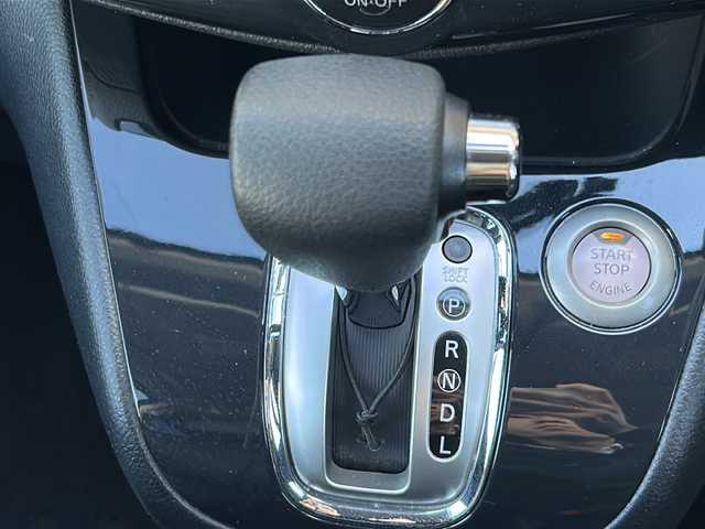 日産 セレナ ハイウェイスター S HV Vセレ 岐阜県 2013(平25)年 11.1万km スーパーブラック ワンオーナー/純正メモリナビ/ワンセグTV/AM/FM/Bluetooth/後席用フリップダウンモニター(ILPINE)/ドラレコ付きデジタルインナーミラー/両側電動スライドドア/ETC/クルコン/スマートキー/プッシュスタート/横滑り防止装置/アイドリングストップ/革巻きステアリング/純正フロアマット/ドアバイザー