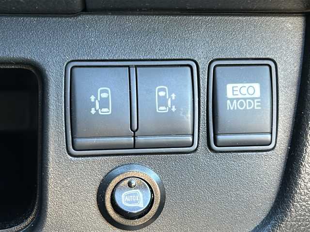 日産 セレナ ハイウェイスター S HV Vセレ 岐阜県 2013(平25)年 11.1万km スーパーブラック ワンオーナー/純正メモリナビ/ワンセグTV/AM/FM/Bluetooth/後席用フリップダウンモニター(ILPINE)/ドラレコ付きデジタルインナーミラー/両側電動スライドドア/ETC/クルコン/スマートキー/プッシュスタート/横滑り防止装置/アイドリングストップ/革巻きステアリング/純正フロアマット/ドアバイザー