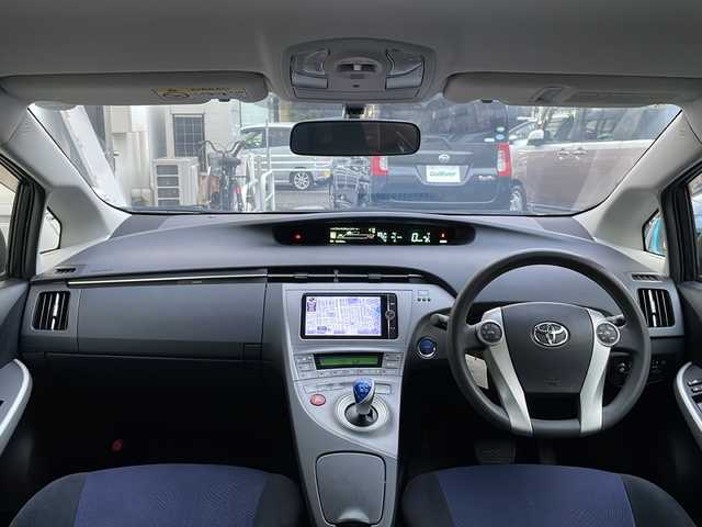 トヨタ プリウス S 愛知県 2012(平24)年 6.3万km フロスティーグリーンマイカ /純正メモリナビ//フルセグ/CD/DVD/SD/BT/AM/FM//TVキャンセラー//バックカメラ//ビルトインETC//純正15AW//コーナーセンサー//スペアタイヤ//HIDオートライト//フォグランプ//ワイパーデアイサー//PWR/ECO/EVモード//ステアリングスイッチ//スマートキー//プッシュスタート//純正フロアマット//純正ドアバイザー//トノカバー//新車時保証書//取扱説明書/ナビ説/ETC説/コーナーセンサー説//ディーラー整備記録簿H25.26.28.30.R2.4.6//スマートスペアキー