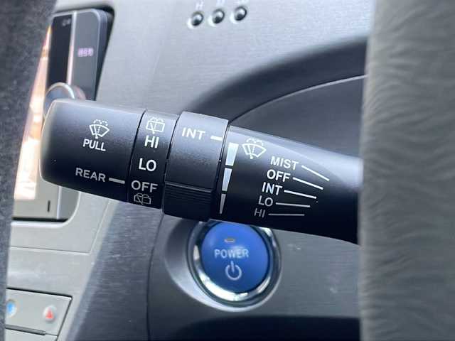 トヨタ プリウス S 愛知県 2012(平24)年 6.3万km フロスティーグリーンマイカ /純正メモリナビ//フルセグ/CD/DVD/SD/BT/AM/FM//TVキャンセラー//バックカメラ//ビルトインETC//純正15AW//コーナーセンサー//スペアタイヤ//HIDオートライト//フォグランプ//ワイパーデアイサー//PWR/ECO/EVモード//ステアリングスイッチ//スマートキー//プッシュスタート//純正フロアマット//純正ドアバイザー//トノカバー//新車時保証書//取扱説明書/ナビ説/ETC説/コーナーセンサー説//ディーラー整備記録簿H25.26.28.30.R2.4.6//スマートスペアキー