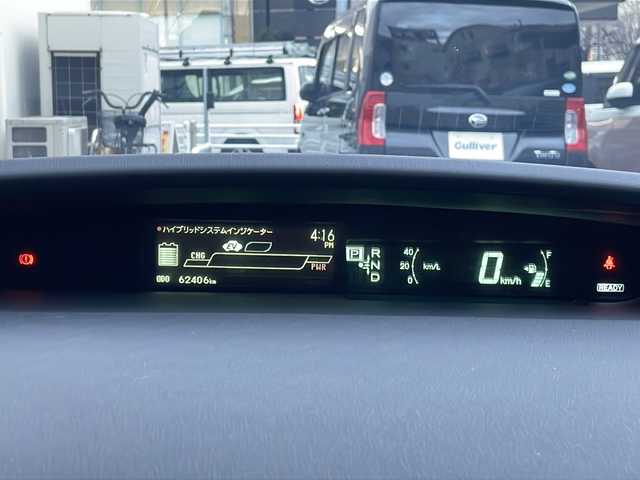 トヨタ プリウス S 愛知県 2012(平24)年 6.3万km フロスティーグリーンマイカ /純正メモリナビ//フルセグ/CD/DVD/SD/BT/AM/FM//TVキャンセラー//バックカメラ//ビルトインETC//純正15AW//コーナーセンサー//スペアタイヤ//HIDオートライト//フォグランプ//ワイパーデアイサー//PWR/ECO/EVモード//ステアリングスイッチ//スマートキー//プッシュスタート//純正フロアマット//純正ドアバイザー//トノカバー//新車時保証書//取扱説明書/ナビ説/ETC説/コーナーセンサー説//ディーラー整備記録簿H25.26.28.30.R2.4.6//スマートスペアキー