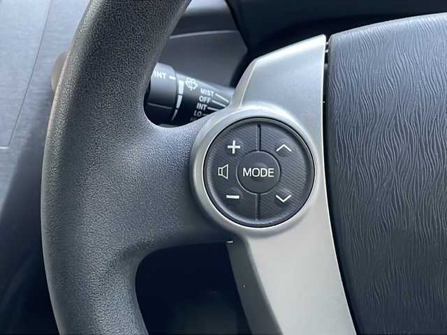 トヨタ プリウス S 愛知県 2012(平24)年 6.3万km フロスティーグリーンマイカ /純正メモリナビ//フルセグ/CD/DVD/SD/BT/AM/FM//TVキャンセラー//バックカメラ//ビルトインETC//純正15AW//コーナーセンサー//スペアタイヤ//HIDオートライト//フォグランプ//ワイパーデアイサー//PWR/ECO/EVモード//ステアリングスイッチ//スマートキー//プッシュスタート//純正フロアマット//純正ドアバイザー//トノカバー//新車時保証書//取扱説明書/ナビ説/ETC説/コーナーセンサー説//ディーラー整備記録簿H25.26.28.30.R2.4.6//スマートスペアキー