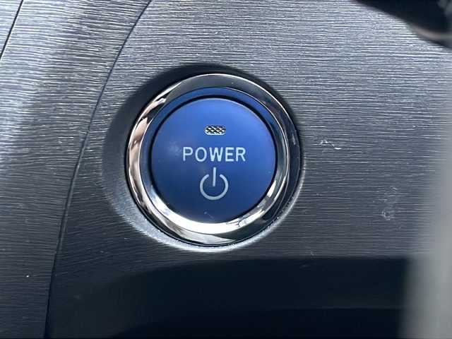 トヨタ プリウス S 愛知県 2012(平24)年 6.3万km フロスティーグリーンマイカ /純正メモリナビ//フルセグ/CD/DVD/SD/BT/AM/FM//TVキャンセラー//バックカメラ//ビルトインETC//純正15AW//コーナーセンサー//スペアタイヤ//HIDオートライト//フォグランプ//ワイパーデアイサー//PWR/ECO/EVモード//ステアリングスイッチ//スマートキー//プッシュスタート//純正フロアマット//純正ドアバイザー//トノカバー//新車時保証書//取扱説明書/ナビ説/ETC説/コーナーセンサー説//ディーラー整備記録簿H25.26.28.30.R2.4.6//スマートスペアキー