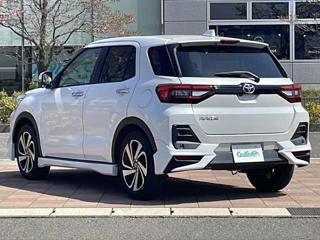 トヨタ ライズ Z 福島県 2020(令2)年 3.3万km シャイニングホワイトパール ワンオーナー/純正9インチナビ（AM/FM/BT/CD/DVD)/フルセグテレビ/パノラミックビューモニター/ビルトインＥＴＣ/モデリスタフルエアロ/前後ドライブレコーダー/純正エンジンスターター/純正フロアマット/純正シートカバー/前席シートヒーター/衝突被害軽減ブレーキ/レーンキープアシスト/オートクルーズコントロール/コーナーセンサー/ブラインドスポットモニター/リアクロストラフィックアラート/ＬＥＤヘッドライト/ＬＥＤフォグライト/オートライト/純正アルミホイール（195/60R17)/社外アルミ付き冬タイヤ車載