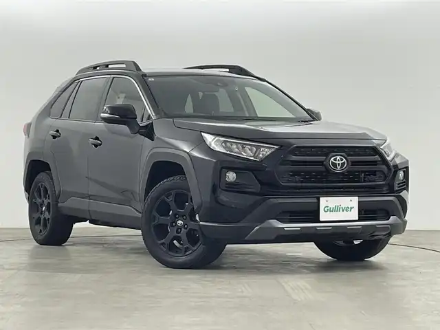 トヨタ ＲＡＶ４ アドベンチャー オフロードPKG 福島県 2021(令3)年 6万km アティチュードブラックマイカ トヨタセーフティセンス/・プリクラッシュセーフティ/・車線逸脱警報装置/・レーダークルーズコントロール/・ブラインドスポットモニター/・標識認識機能/・クリアランスソナー/純正大画面9インチナビ/・型番：NSZT-Y68T/・フルセグTV/BT/CD/DVD/USB/HDMI/・バックカメラ/・ETC/・ドライブレコーダー/ルーフレール/パワーバックドア/4WD/・ダウンヒルアシストコントロール/電子パーキング/・オートホールド/革巻きステアリング/・ステアリングリモコン/・ステアリングヒーター/レザーシート/・シートヒーター(運転席/助手席)/・エアシート(運転席/助手席)/・パワーシート(運転席)/プッシュスタート/・スマートキー/・スペアキー/LEDヘッドライト/・オートライト/・フォグライト/ラバーマット/ワンオーナー/・保証書/・取扱説明書
