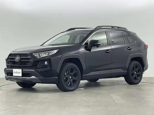トヨタ ＲＡＶ４ アドベンチャー オフロードPKG 福島県 2021(令3)年 6万km アティチュードブラックマイカ トヨタセーフティセンス/・プリクラッシュセーフティ/・車線逸脱警報装置/・レーダークルーズコントロール/・ブラインドスポットモニター/・標識認識機能/・クリアランスソナー/純正大画面9インチナビ/・型番：NSZT-Y68T/・フルセグTV/BT/CD/DVD/USB/HDMI/・バックカメラ/・ETC/・ドライブレコーダー/ルーフレール/パワーバックドア/4WD/・ダウンヒルアシストコントロール/電子パーキング/・オートホールド/革巻きステアリング/・ステアリングリモコン/・ステアリングヒーター/レザーシート/・シートヒーター(運転席/助手席)/・エアシート(運転席/助手席)/・パワーシート(運転席)/プッシュスタート/・スマートキー/・スペアキー/LEDヘッドライト/・オートライト/・フォグライト/ラバーマット/ワンオーナー/・保証書/・取扱説明書
