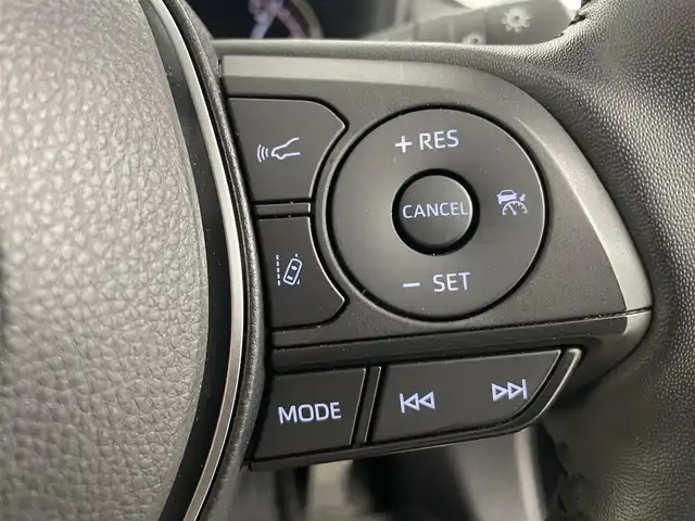 トヨタ ＲＡＶ４ アドベンチャー オフロードPKG 福島県 2021(令3)年 6万km アティチュードブラックマイカ トヨタセーフティセンス/・プリクラッシュセーフティ/・車線逸脱警報装置/・レーダークルーズコントロール/・ブラインドスポットモニター/・標識認識機能/・クリアランスソナー/純正大画面9インチナビ/・型番：NSZT-Y68T/・フルセグTV/BT/CD/DVD/USB/HDMI/・バックカメラ/・ETC/・ドライブレコーダー/ルーフレール/パワーバックドア/4WD/・ダウンヒルアシストコントロール/電子パーキング/・オートホールド/革巻きステアリング/・ステアリングリモコン/・ステアリングヒーター/レザーシート/・シートヒーター(運転席/助手席)/・エアシート(運転席/助手席)/・パワーシート(運転席)/プッシュスタート/・スマートキー/・スペアキー/LEDヘッドライト/・オートライト/・フォグライト/ラバーマット/ワンオーナー/・保証書/・取扱説明書
