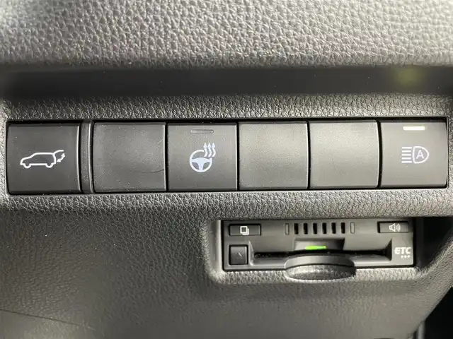 トヨタ ＲＡＶ４ アドベンチャー オフロードPKG 福島県 2021(令3)年 6万km アティチュードブラックマイカ トヨタセーフティセンス/・プリクラッシュセーフティ/・車線逸脱警報装置/・レーダークルーズコントロール/・ブラインドスポットモニター/・標識認識機能/・クリアランスソナー/純正大画面9インチナビ/・型番：NSZT-Y68T/・フルセグTV/BT/CD/DVD/USB/HDMI/・バックカメラ/・ETC/・ドライブレコーダー/ルーフレール/パワーバックドア/4WD/・ダウンヒルアシストコントロール/電子パーキング/・オートホールド/革巻きステアリング/・ステアリングリモコン/・ステアリングヒーター/レザーシート/・シートヒーター(運転席/助手席)/・エアシート(運転席/助手席)/・パワーシート(運転席)/プッシュスタート/・スマートキー/・スペアキー/LEDヘッドライト/・オートライト/・フォグライト/ラバーマット/ワンオーナー/・保証書/・取扱説明書