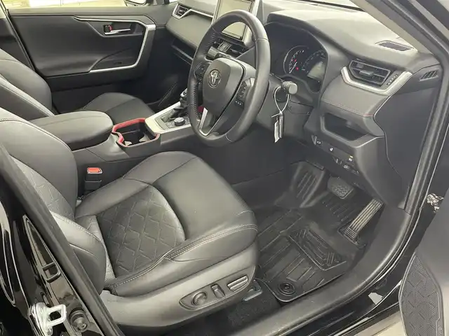 トヨタ ＲＡＶ４ アドベンチャー オフロードPKG 福島県 2021(令3)年 6万km アティチュードブラックマイカ トヨタセーフティセンス/・プリクラッシュセーフティ/・車線逸脱警報装置/・レーダークルーズコントロール/・ブラインドスポットモニター/・標識認識機能/・クリアランスソナー/純正大画面9インチナビ/・型番：NSZT-Y68T/・フルセグTV/BT/CD/DVD/USB/HDMI/・バックカメラ/・ETC/・ドライブレコーダー/ルーフレール/パワーバックドア/4WD/・ダウンヒルアシストコントロール/電子パーキング/・オートホールド/革巻きステアリング/・ステアリングリモコン/・ステアリングヒーター/レザーシート/・シートヒーター(運転席/助手席)/・エアシート(運転席/助手席)/・パワーシート(運転席)/プッシュスタート/・スマートキー/・スペアキー/LEDヘッドライト/・オートライト/・フォグライト/ラバーマット/ワンオーナー/・保証書/・取扱説明書