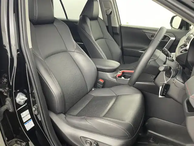 トヨタ ＲＡＶ４ アドベンチャー オフロードPKG 福島県 2021(令3)年 6万km アティチュードブラックマイカ トヨタセーフティセンス/・プリクラッシュセーフティ/・車線逸脱警報装置/・レーダークルーズコントロール/・ブラインドスポットモニター/・標識認識機能/・クリアランスソナー/純正大画面9インチナビ/・型番：NSZT-Y68T/・フルセグTV/BT/CD/DVD/USB/HDMI/・バックカメラ/・ETC/・ドライブレコーダー/ルーフレール/パワーバックドア/4WD/・ダウンヒルアシストコントロール/電子パーキング/・オートホールド/革巻きステアリング/・ステアリングリモコン/・ステアリングヒーター/レザーシート/・シートヒーター(運転席/助手席)/・エアシート(運転席/助手席)/・パワーシート(運転席)/プッシュスタート/・スマートキー/・スペアキー/LEDヘッドライト/・オートライト/・フォグライト/ラバーマット/ワンオーナー/・保証書/・取扱説明書