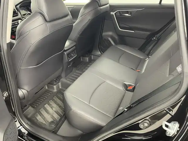 トヨタ ＲＡＶ４ アドベンチャー オフロードPKG 福島県 2021(令3)年 6万km アティチュードブラックマイカ トヨタセーフティセンス/・プリクラッシュセーフティ/・車線逸脱警報装置/・レーダークルーズコントロール/・ブラインドスポットモニター/・標識認識機能/・クリアランスソナー/純正大画面9インチナビ/・型番：NSZT-Y68T/・フルセグTV/BT/CD/DVD/USB/HDMI/・バックカメラ/・ETC/・ドライブレコーダー/ルーフレール/パワーバックドア/4WD/・ダウンヒルアシストコントロール/電子パーキング/・オートホールド/革巻きステアリング/・ステアリングリモコン/・ステアリングヒーター/レザーシート/・シートヒーター(運転席/助手席)/・エアシート(運転席/助手席)/・パワーシート(運転席)/プッシュスタート/・スマートキー/・スペアキー/LEDヘッドライト/・オートライト/・フォグライト/ラバーマット/ワンオーナー/・保証書/・取扱説明書