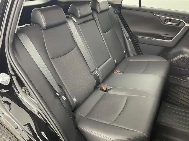 トヨタ ＲＡＶ４ アドベンチャー オフロードPKG 福島県 2021(令3)年 6万km アティチュードブラックマイカ トヨタセーフティセンス/・プリクラッシュセーフティ/・車線逸脱警報装置/・レーダークルーズコントロール/・ブラインドスポットモニター/・標識認識機能/・クリアランスソナー/純正大画面9インチナビ/・型番：NSZT-Y68T/・フルセグTV/BT/CD/DVD/USB/HDMI/・バックカメラ/・ETC/・ドライブレコーダー/ルーフレール/パワーバックドア/4WD/・ダウンヒルアシストコントロール/電子パーキング/・オートホールド/革巻きステアリング/・ステアリングリモコン/・ステアリングヒーター/レザーシート/・シートヒーター(運転席/助手席)/・エアシート(運転席/助手席)/・パワーシート(運転席)/プッシュスタート/・スマートキー/・スペアキー/LEDヘッドライト/・オートライト/・フォグライト/ラバーマット/ワンオーナー/・保証書/・取扱説明書