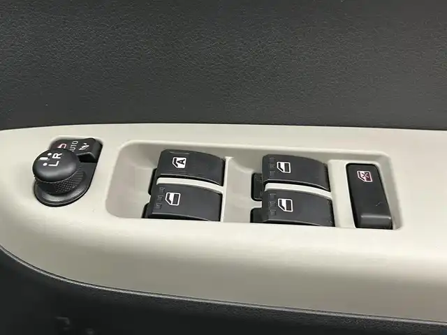ダイハツ ブーン シルク Gパッケージ SAⅡ 福岡県 2018(平30)年 3.2万km ブラックマイカメタリック 純正ナビ（ＢＴ，フルセグＴＶ）　/バックカメラ　/ＥＴＣ　/前方ドライブレコーダー　/衝突軽減ブレーキ　/横滑り防止装置　/アイドリングストップ　/プッシュスタート　/電動格納式ドアミラー　/純正１４インチＡＷ　/ＬＥＤ