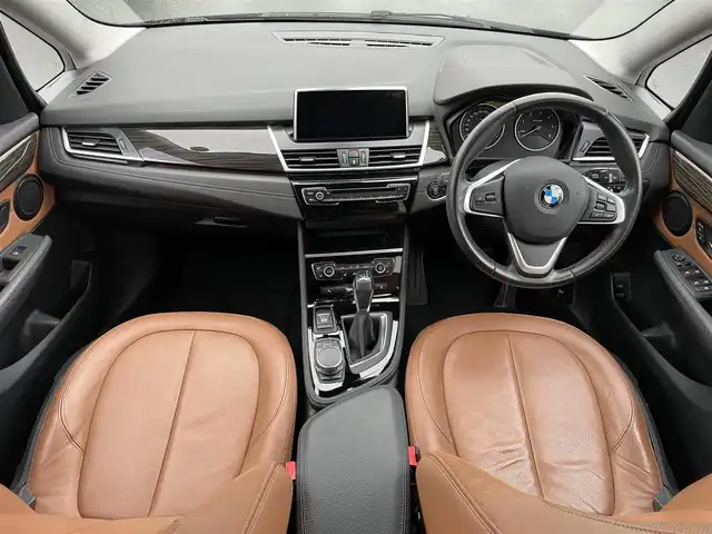 ＢＭＷ ２１８ｄ グランツアラー ラグジュアリー 福島県 2017(平29)年 4.7万km サファイアブラックP インテリジェントセーフティ/レーンキープアシスト/コンフォートパッケージ/・オートマチック・テールゲート/・コンフォートアクセス/・ライトパッケージ/・フロント・シート・ヒーティング/純正HDDナビ/バックカメラ/純正17インチAW/Ｄ／Ｎパワーシート/茶レザーシート/ミラー一体ETC/クリアランスソナー/トノカバー/保証書・取説・スペアキー