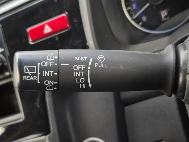 ホンダ フィット 13G Fパッケージ 鹿児島県 2015(平27)年 6.1万km クリスタルブラックパール CDプレイヤー/FM/AM/AUX/シガーソケット/パワーウィンドウ/パワーステアリング/スペアキー/ドアバイザー/電動格納ミラー/スマートキー/プッシュスタート/オートAC/Wエアバック/横滑り防止装置/純正フロアマット/ワンオーナー/ABS/アイドリングストップ/盗難防止装置