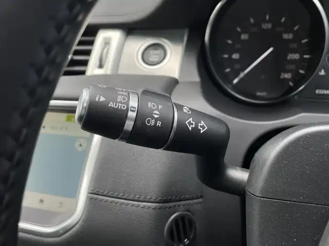 ランドローバー レンジローバーイヴォーク HSE 長野県 2017(平29)年 3.3万km パール 黒革シート　/シートヒーター　/パワーシート　/純正ナビ　/３６０°カメラ　/ＴＶ　/ＭＥＲＩＤＩＡＮ　/ＬＫＡ　/ＨＩＤヘッドライト　/レーンキープ　/ＰＷシート　/パドルシフト　/プッシュスタート　/スマートキー　/クルーズコントロール