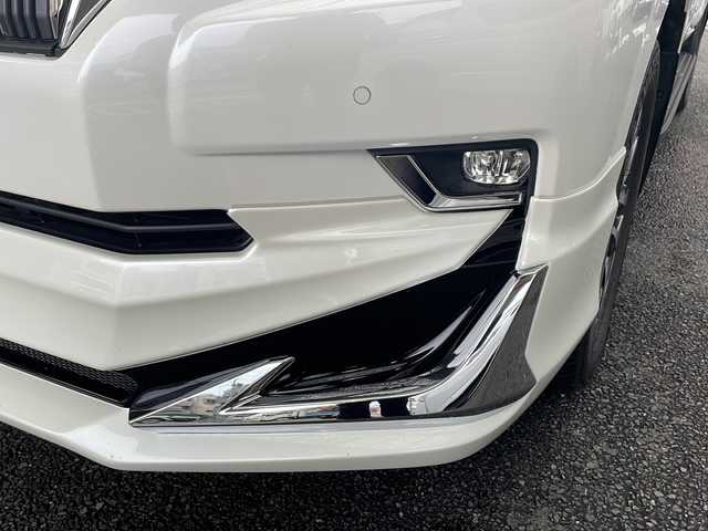 トヨタ ランドクルーザー プラド TX Lパッケージ 大阪府 2023(令5)年 1.4万km ホワイトパールクリスタルシャイン 純正ディスプレイオーディオ/純正メモリーナビ/Bluetoothオーディーオ/Miracast/全周囲モニター/バックカメラ/衝突軽減ブレーキ/車線逸脱警報/サイドブラインドモニター/RSA/先行車発進告知/レーダークルーズコントロール/ビルトインETC2.0/サンルーフ/レザーシート/エアーシート/シートヒーター/スマートキー/LEDライト/フロントモデリスタエアロ/ルーフレール