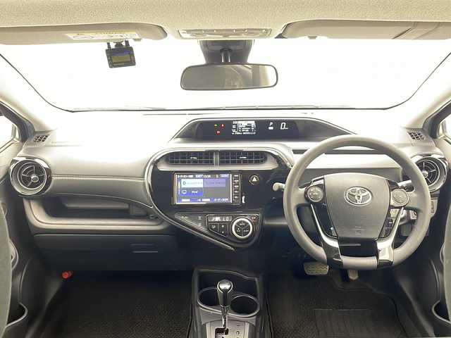トヨタ アクア S スタイルブラック 千葉県 2019(令1)年 3.2万km ブラックマイカ 純正ナビ/Bluetooth CD フルセグ/ＥＴＣ/前後ドライブレコーダー/ＬＥＤヘッドライト/フロアマット/ドアバイザー/バックカメラ/トヨタセーフティーセンス/クリアランスソナー/オートハイビーム/車線逸脱警報/衝突軽減ブレーキ/先行者発進告知
