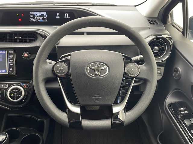 トヨタ アクア S スタイルブラック 千葉県 2019(令1)年 3.2万km ブラックマイカ 純正ナビ/Bluetooth CD フルセグ/ＥＴＣ/前後ドライブレコーダー/ＬＥＤヘッドライト/フロアマット/ドアバイザー/バックカメラ/トヨタセーフティーセンス/クリアランスソナー/オートハイビーム/車線逸脱警報/衝突軽減ブレーキ/先行者発進告知
