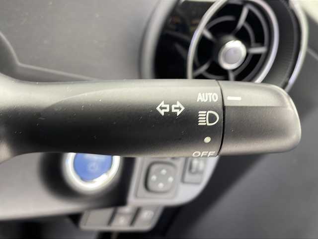 トヨタ アクア S スタイルブラック 千葉県 2019(令1)年 3.2万km ブラックマイカ 純正ナビ/Bluetooth CD フルセグ/ＥＴＣ/前後ドライブレコーダー/ＬＥＤヘッドライト/フロアマット/ドアバイザー/バックカメラ/トヨタセーフティーセンス/クリアランスソナー/オートハイビーム/車線逸脱警報/衝突軽減ブレーキ/先行者発進告知