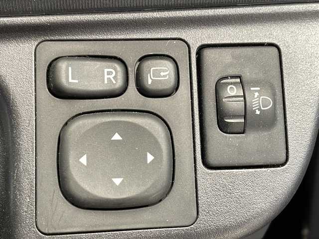 トヨタ アクア S スタイルブラック 千葉県 2019(令1)年 3.2万km ブラックマイカ 純正ナビ/Bluetooth CD フルセグ/ＥＴＣ/前後ドライブレコーダー/ＬＥＤヘッドライト/フロアマット/ドアバイザー/バックカメラ/トヨタセーフティーセンス/クリアランスソナー/オートハイビーム/車線逸脱警報/衝突軽減ブレーキ/先行者発進告知