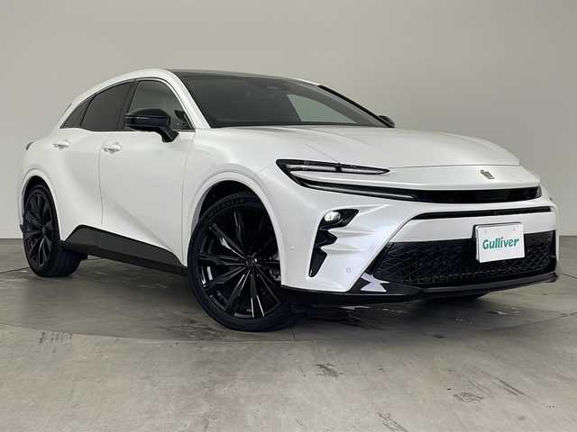 トヨタ クラウン スポーツ Z 兵庫県 2024(令6)年 0.9万km プレシャスホワイトパール ・ワンオーナー車/・純正12.3インチナビ（フルセグ・BT・USB）/・パノラミックビューモニター/・パノラマサンルーフ/・パワーバックドア/・トヨタセーフティセンス/・レーダークルーズコントロール/・レーンキープアシスト/・レーンディパーチャーアラート/・誤発進抑制機能/・標識認識機能/・衝突軽減ブレーキ/・横滑り防止装置/・前後コーナーセンサー/・HUD/・BSM/・パーキングアシスト/・黒革シート/・パワーシート/・シートヒーター/・シートクーラー/・メモリーシート/・LEDオートライト/・フォグランプ/・オートマチックハイビーム/・前後ドライブレコ―ダー/・ビルトインETC2.0/・純正フロアマット/・純正21インチアルミホイール/・電動パーキングブレーキ/・置くだけ充電/・nanoeX/・AC１００V電源/・ヘッドライトウォッシャー/・ステアリングリモコン/・ブレーキホールド/・スマートキー/・プッシュスタート/・W＋サイドエアバック/・カーテンエアバック/・寒冷地仕様