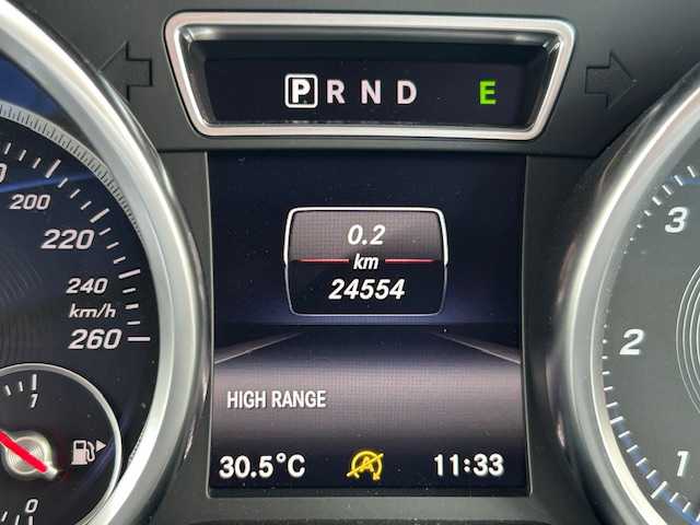 メルセデス・ベンツ ゲレンデヴァーゲン Ｇ３５０ｄ 茨城県 2017(平29)年 2.5万km 黒 レインセンサー/ドライブレコーダー　/ベンチシート　/パワーシート　/シートヒーター　/背面タイヤ　/純正アルミホイール　/Ｂｌｕｅｔｏｏｔｈ　/ＵＳＢ入力端子/ＥＴＣ　/バックカメラ　/フルセグＴＶ　/カーテンエアバッグ