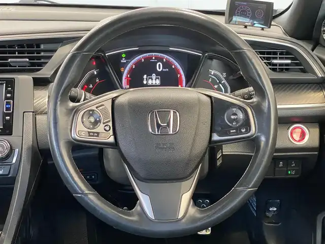 ホンダ シビック ハッチバック ホンダセンシング 岐阜県 2018(平30)年 5.7万km クリスタルブラックパール ワンオーナー/ナビ装着用スペシャルパッケージ/ホンダセンシング/メーカー純正SDナビ//BT/CD/DVD/フルセグテレビ/電動パーキング・ブレーキホールド/純正ビルトインETC/Transcend製ドライブレコーダー/Gathers製ドライブレコーダー/COMTEC製レーダー探知機/トノカバー/純正18インチアルミホイール/追従式クルーズコントロール/LEDヘッドライト/ドアバイザー/バックカメラ