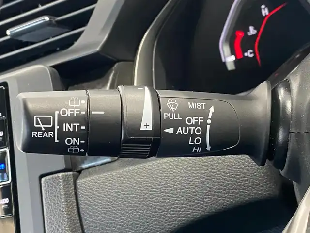 ホンダ シビック ハッチバック ホンダセンシング 岐阜県 2018(平30)年 5.7万km クリスタルブラックパール ワンオーナー/ナビ装着用スペシャルパッケージ/ホンダセンシング/メーカー純正SDナビ//BT/CD/DVD/フルセグテレビ/電動パーキング・ブレーキホールド/純正ビルトインETC/Transcend製ドライブレコーダー/Gathers製ドライブレコーダー/COMTEC製レーダー探知機/トノカバー/純正18インチアルミホイール/追従式クルーズコントロール/LEDヘッドライト/ドアバイザー/バックカメラ